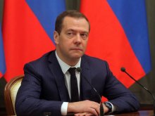 Медведев объявил индексацию с 1 января страховых пенсий