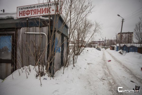 В Сургуте ищут владельцев демонтированных гаражей
