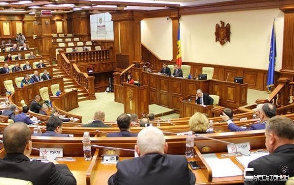 В Молдове отложили голосование по евроинтеграции