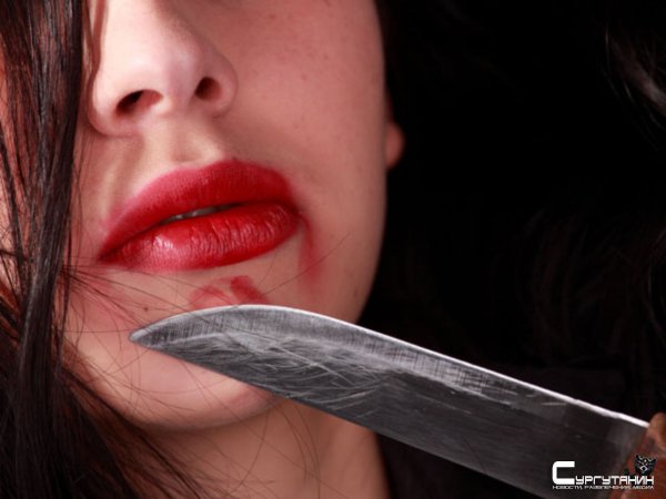 Фотография на фоне истекающего кровью мужчины стала хитом в Сургуте