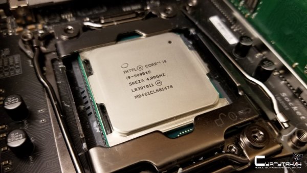 Победитель аукциона на Core i9-9990XE сетует на высокий нагрев процессора