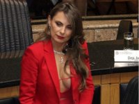 Бразильский сенатор произвела фурор своим сексуальным нарядом