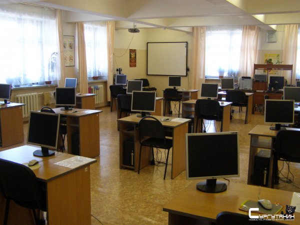 Двое студентов в Сургуте обокрали кабинет информатики