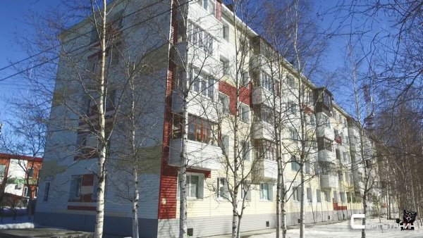 Сургутский наркоман выпрыгнул из окна, а после пытался себя зарезать