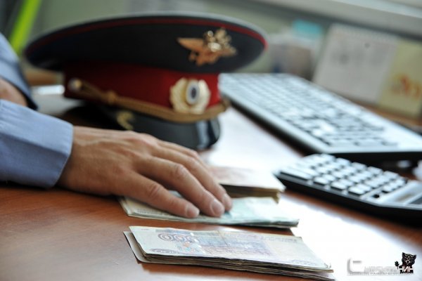 Щедрость не оценили. Житель Тюмени заплатит штраф за взятку инспекторам