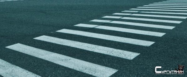 В Сургуте автоледи едва не задавила старушку с внучкой