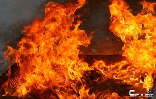 В Сургуте ночью пылал центр «Вимана»