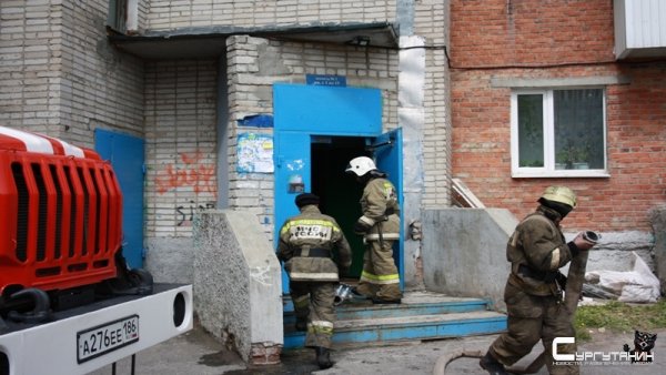В Сургуте пожилой мужчина едва не сгорел заживо в своей квартире
