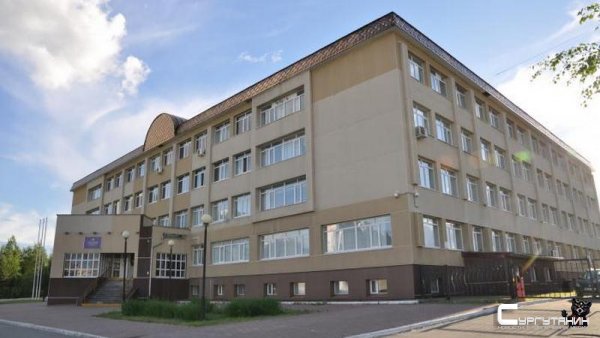 Студенты одного из вузов Югры просят губернатора разобраться в проблеме с преподавателями