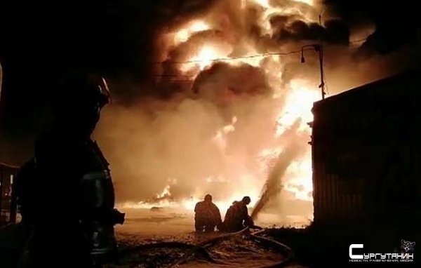 В Нижегородской области потушили пожар на складе горюче-смазочных материалов