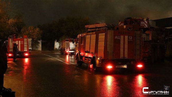 Под Саратовом тушат сильный пожар на кроличьей ферме