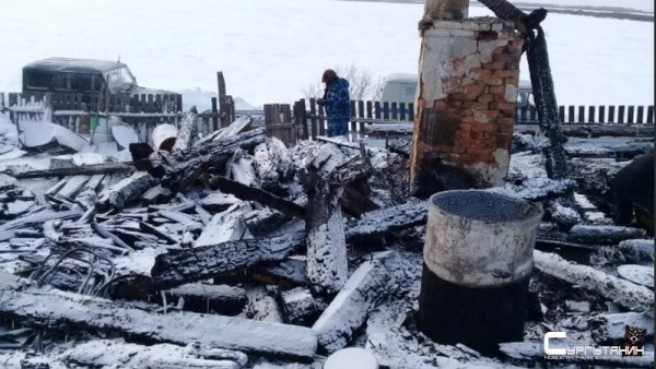 В Югре при пожаре в доме погибла мать с двумя детьми