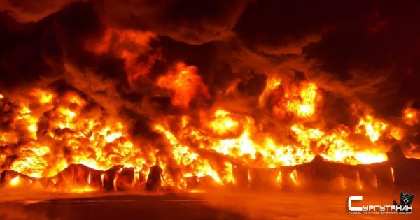 В Сургуте за одно утро сгорели сауна и склад