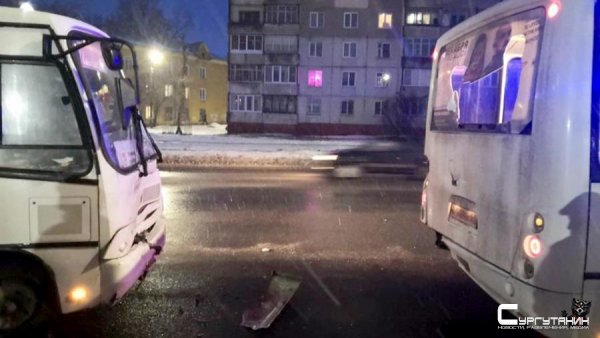 В Кирове столкнулись два автобуса с пассажирами
