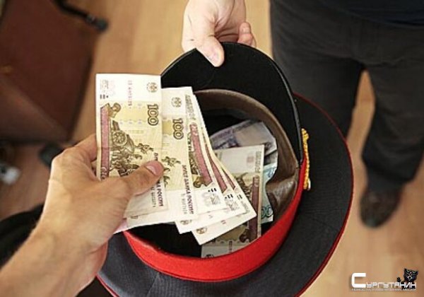 В Сургуте на взятке поймали сотрудника транспортной полиции