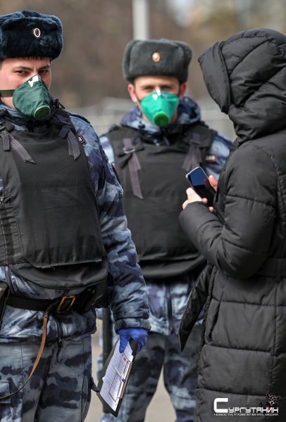 Будет по плохому. В Сургуте ОМОН принудительно наденет маски всем, кто гуляет без них