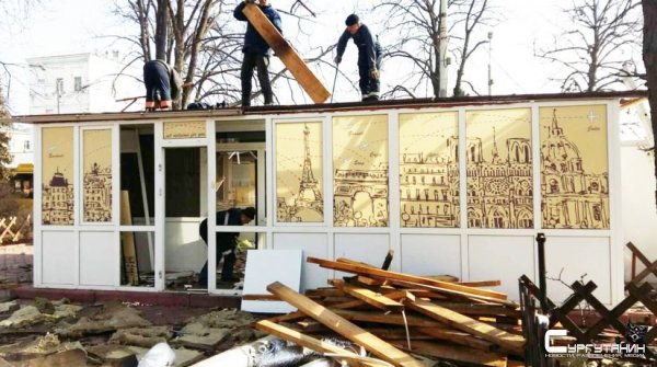 В дачном кооперативе Сургута снесли незаконно установленный павильон