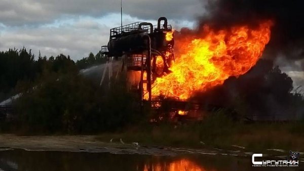 Прокуратура начала проверку по факту пожара на нефтепроводе в Югре