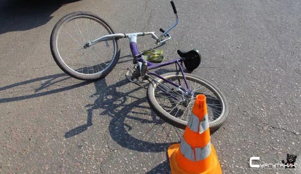 В одном из дворов Сургута автомобиль сбил ребенка на велосипеде