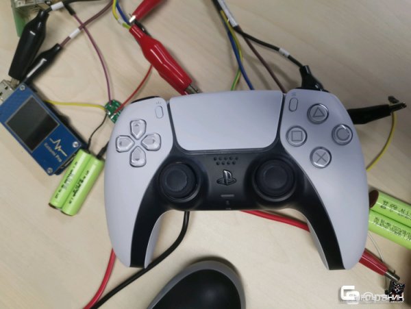 Контроллер DualSense для PS5 получил большую батарею. Ёмкость вдвое больше, чем у DualShock 4