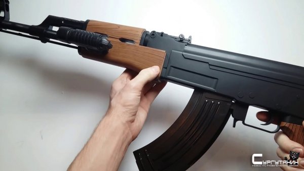 Сургутянин пытался напугать вахтершу фальшивым автоматом и отправился за это за решетку