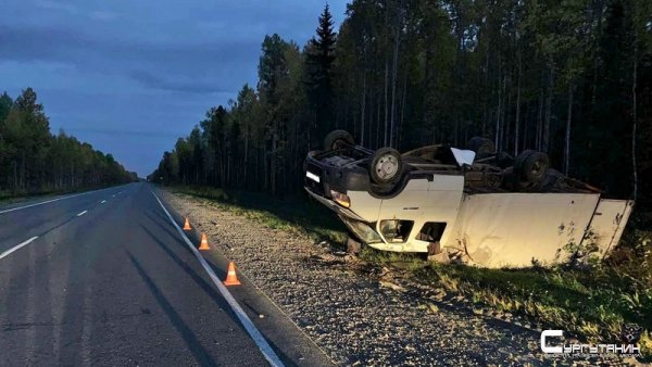 В Югре пострадал водитель, который на автомобиле вылетел в кювет