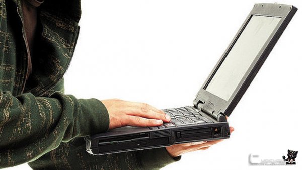 Золотой ремонт. В Сургуте двое мужчин хотели ограбить женщину, которая отказалась платить за ремонт ноутбука