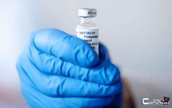 Вакцину Pfizer начали развозить по миру