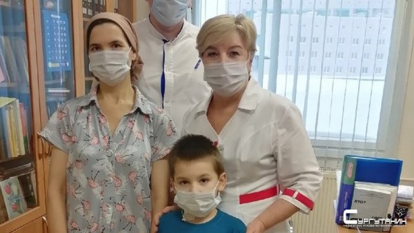 Врачи Югры провели уникальную операцию — удалили у мальчика опухоль в 20 см