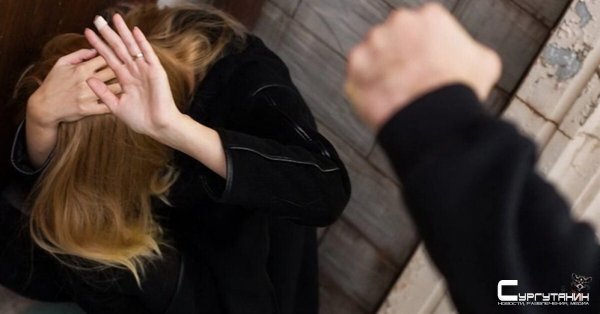 Возможно полицейские. В Сургуте двое неизвестных избили супружескую пару