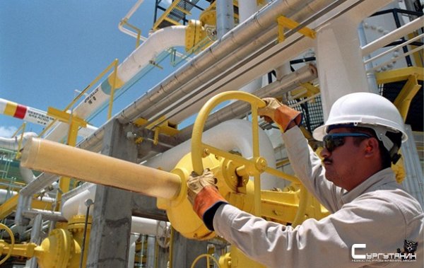 В Мексике произошла авария на нефтехимическом комплексе