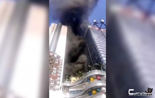 В Китае загорелась Сианьская башня