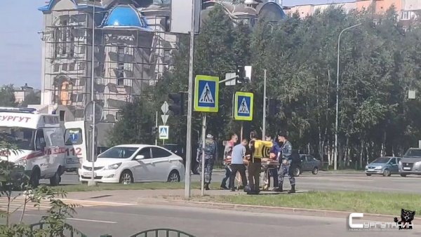 В Сургуте пьяный мужчина потерял сознание прямо посреди проезжей части