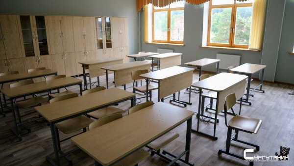 В Сургуте не хватает школ. Дети вынуждены учиться по 3 смены