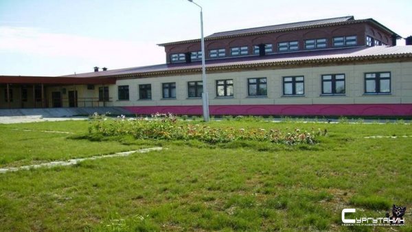 В Югре загорелась сельская школа — здание тушили полтора часа