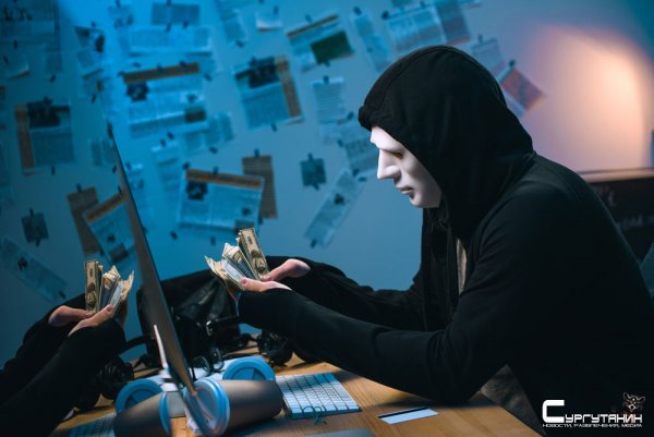 Мошенники выманили у жительницы Сургута около 2 миллионов рублей