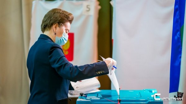 Губернатор Югры — в числе первых проголосовавших сегодня жителей округа