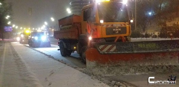 Мэрия Сургута отчиталась об успешном возвращении дорог в норму после сильнейшего снегопада