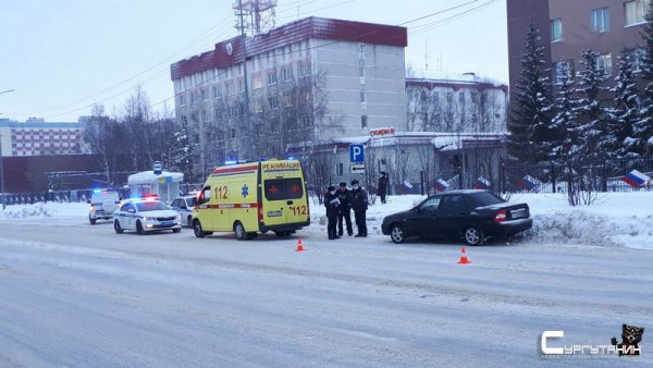 В Сургуте возле УВД сбили женщину