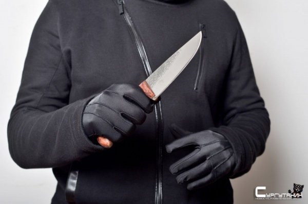 В Сургуте пьяный мужчина зарезал знакомого и попытался прикончить его друга