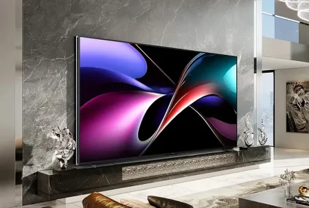 Hisense запустила продажи 116-дюймового телевизора 116UX с RGB MiniLED-подсветкой за $30 000