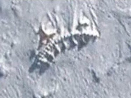 Загадка льдов: на картах Google Earth обнаружена таинственная структура в Антарктиде