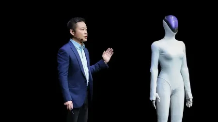 Xpeng представила новое поколение роботов Iron — максимально человекоподобных машин в мужской и женской версиях