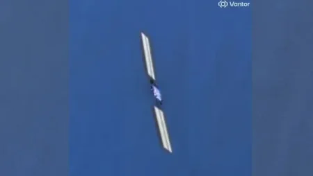 Неисправный спутник Starlink успели сфотографировать перед сходом с орбиты