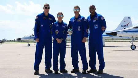 Экипаж Artemis II прибыл на космодром: подготовка к полёту вокруг Луны выходит на финишную прямую