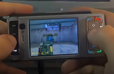 Half-Life запустили на Nokia N95 спустя почти 20 лет после выхода телефона — шутер работает при 30 FPS и поддерживает периферию